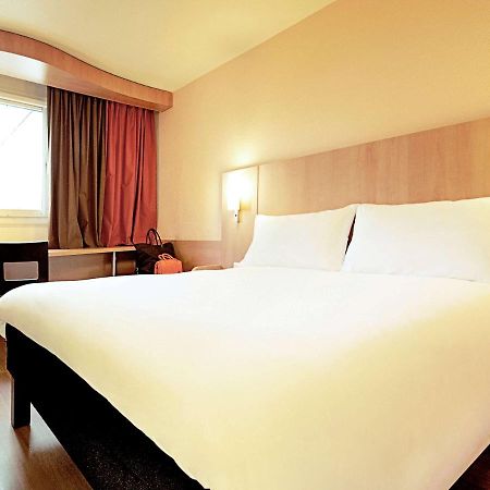 Ibis Alencon Hotel Exterior photo