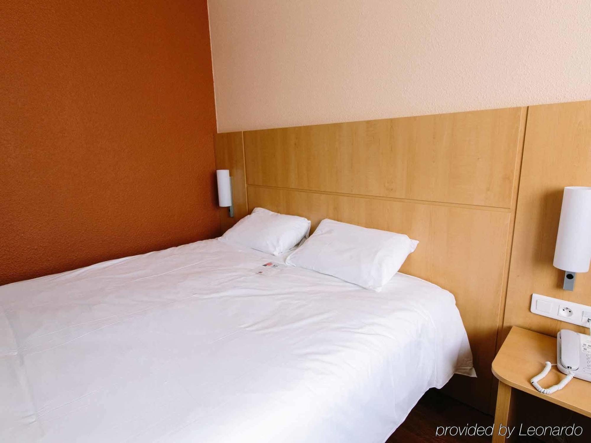 Ibis Alencon Hotel Exterior photo